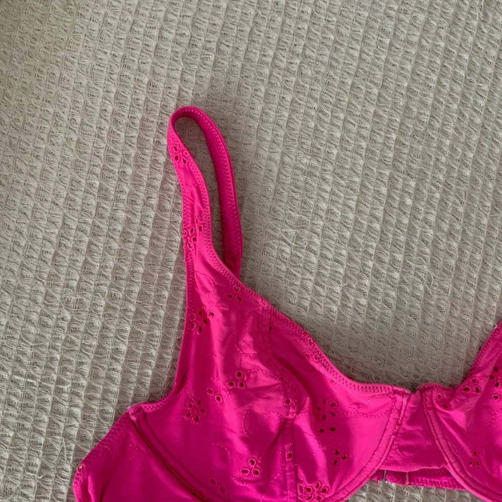 Frankie’s Bikinis x Revolve Pink Anna Swim Top Floral
